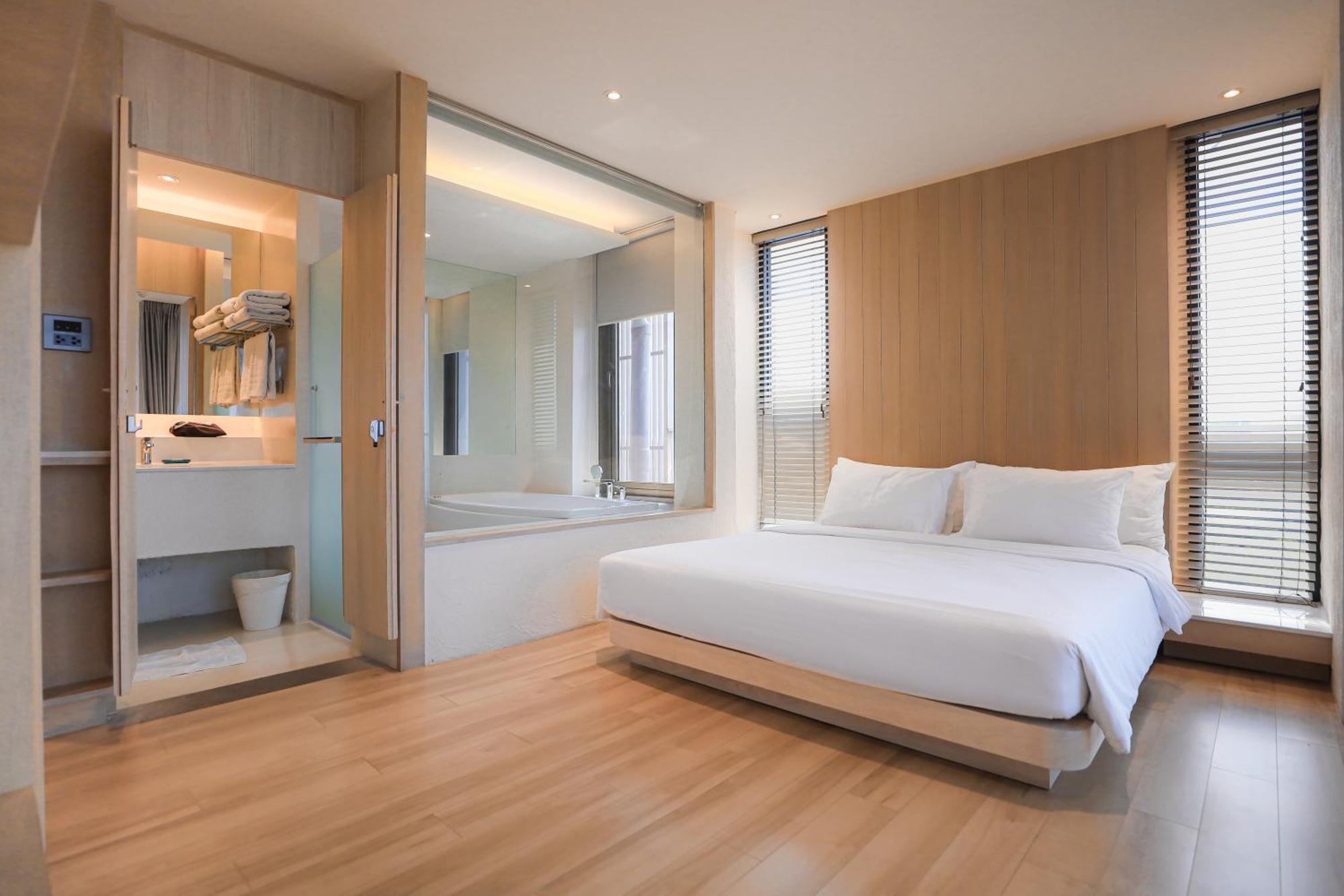 Balcony Seaside Sriracha Hotel & Serviced Apartments Si Racha Bagian luar foto