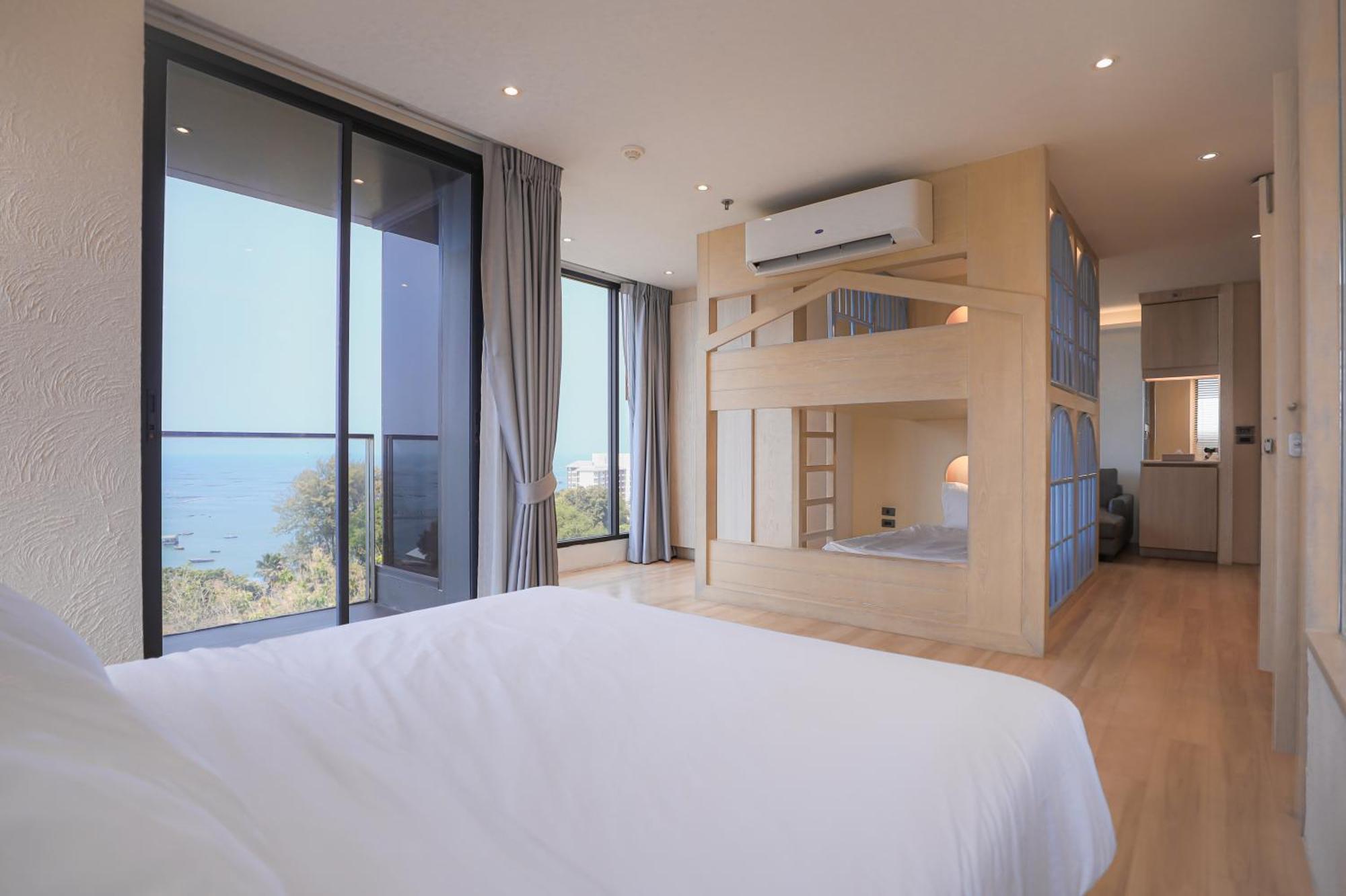 Balcony Seaside Sriracha Hotel & Serviced Apartments Si Racha Bagian luar foto