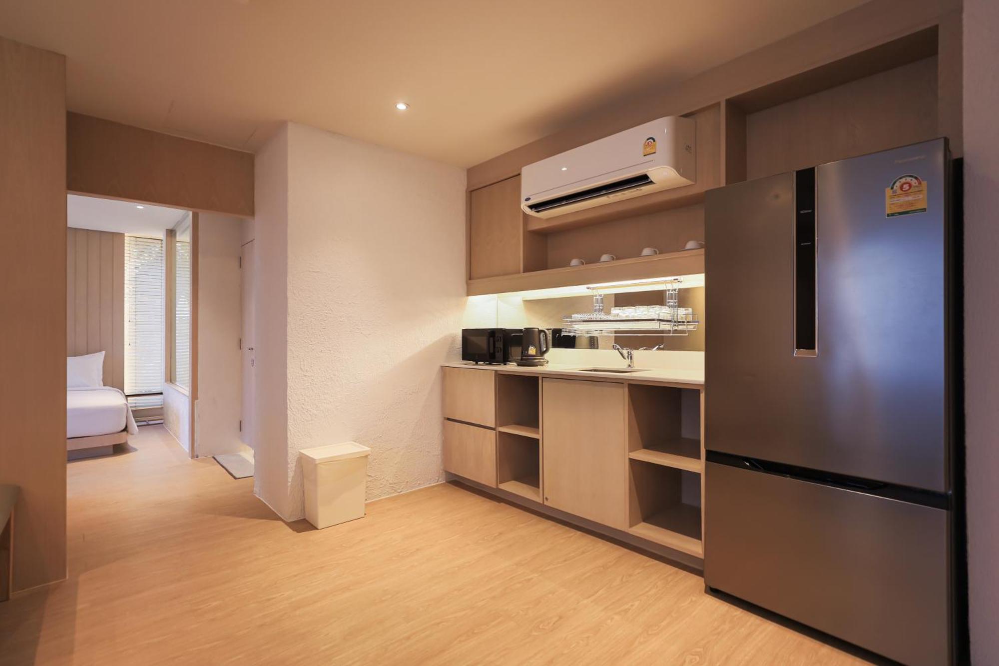 Balcony Seaside Sriracha Hotel & Serviced Apartments Si Racha Bagian luar foto
