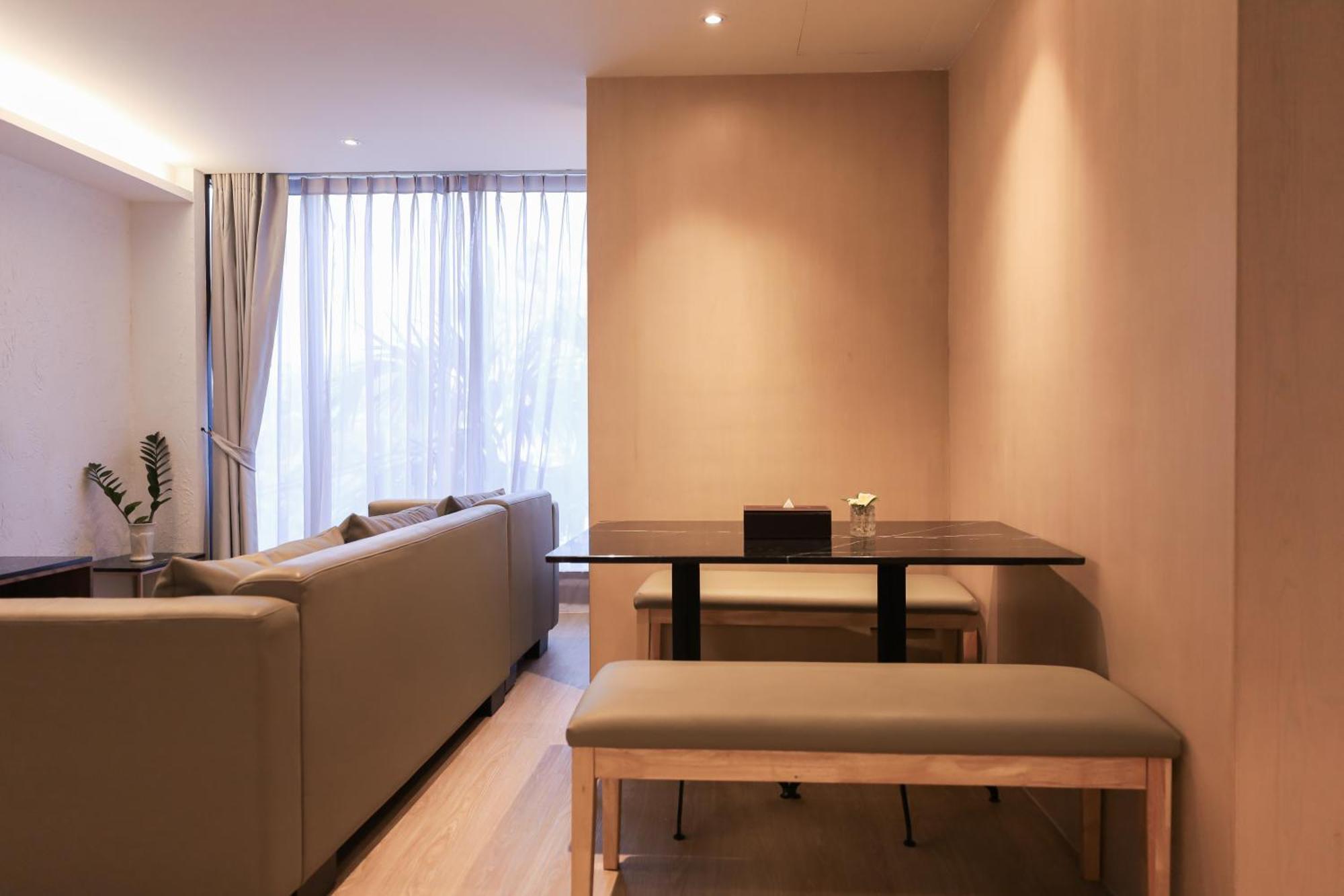 Balcony Seaside Sriracha Hotel & Serviced Apartments Si Racha Bagian luar foto