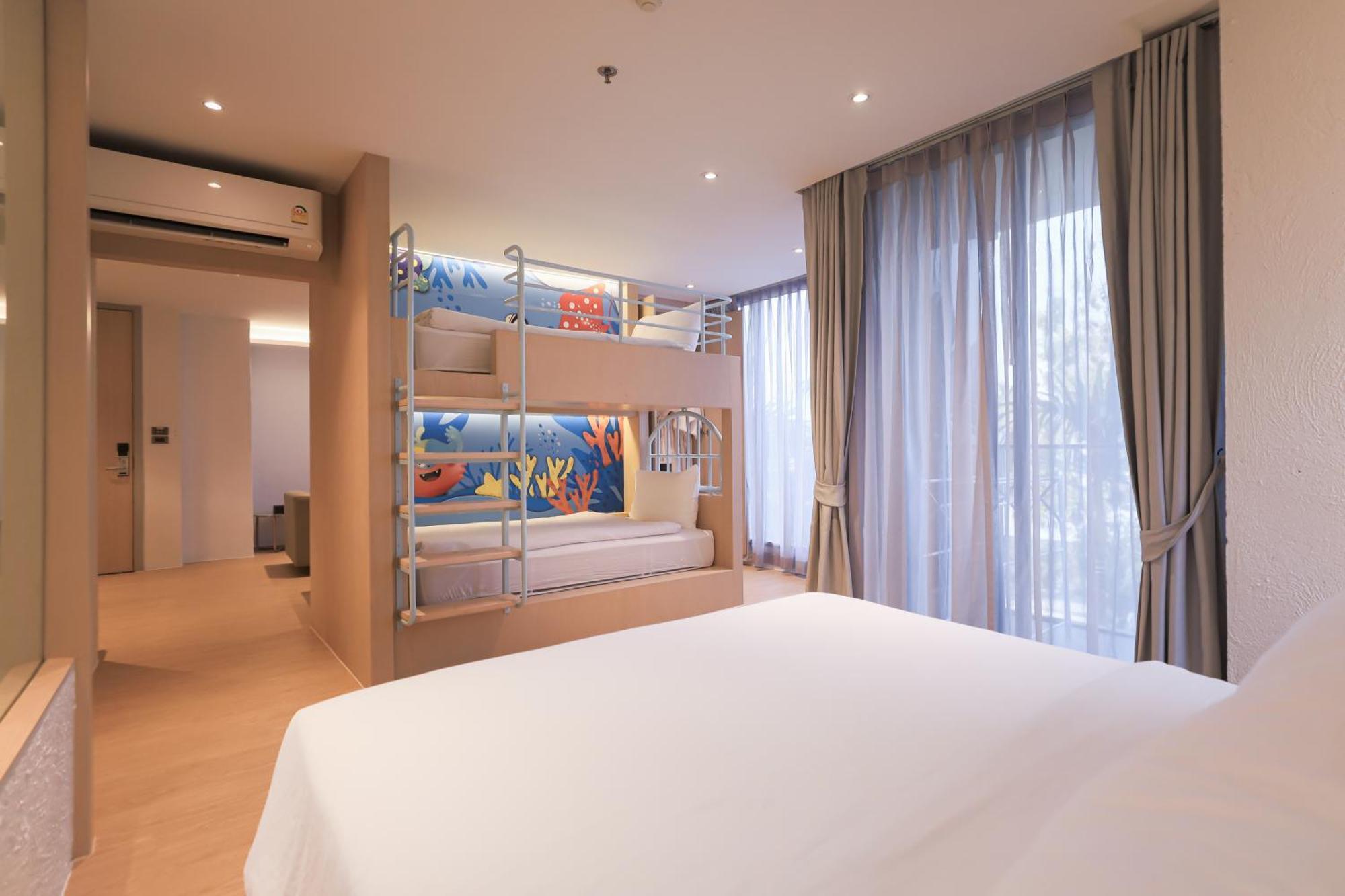 Balcony Seaside Sriracha Hotel & Serviced Apartments Si Racha Bagian luar foto
